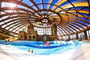 Parcurile acvatice din Ungaria sunt tot mai populare printre turiştii care caută adrenalină, relaxare şi distracţie în familie